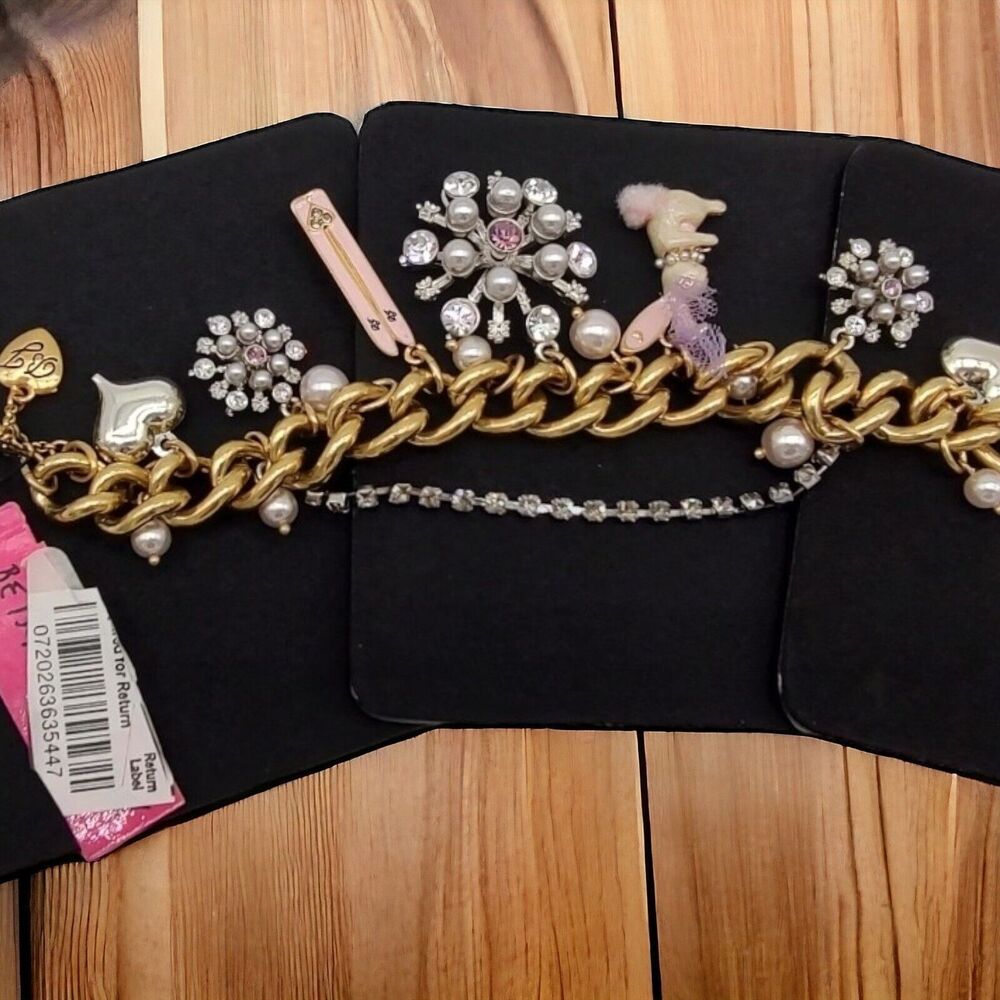 NEW Betsey Johnson Retro Glam Bunny Rabbit Skis Snowflake Gold Tone Bracelet - Picture 10 of 14